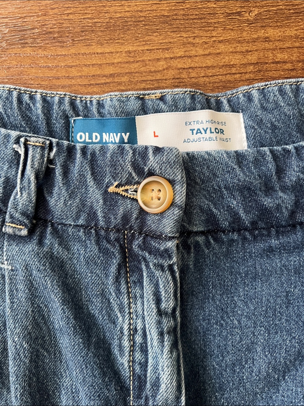 Old Navy High-Waist Blue Denim Shorts - Picture 4 of 7